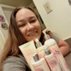 Meet your Posher, Salena